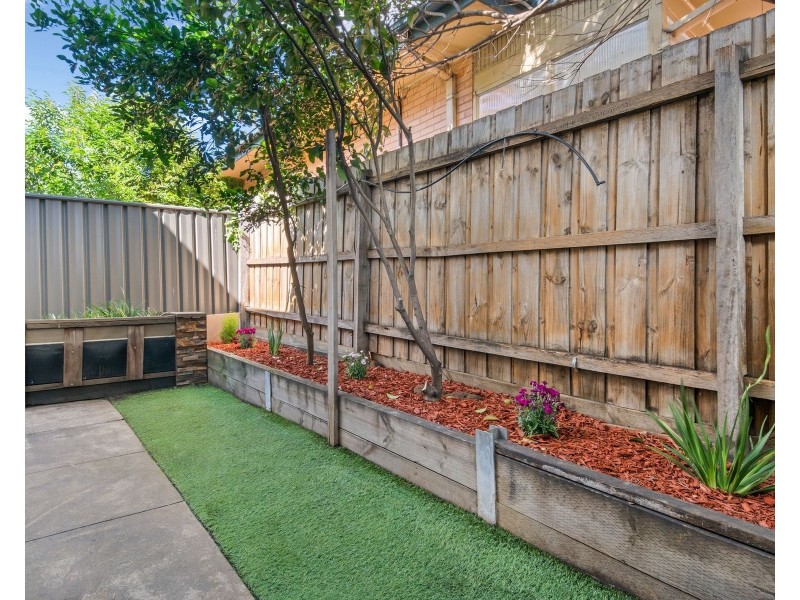 2/350 Somerville Road, West Footscray VIC 3012