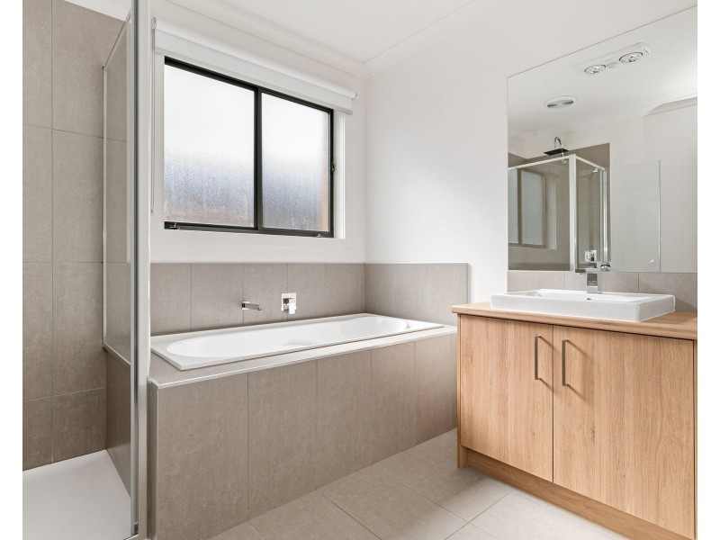 35 Ajay Way, Kurunjang VIC 3337