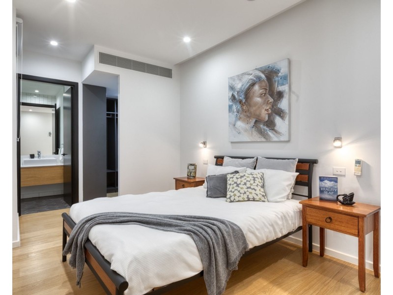 62B ESPLANADE, Brighton VIC 3186
