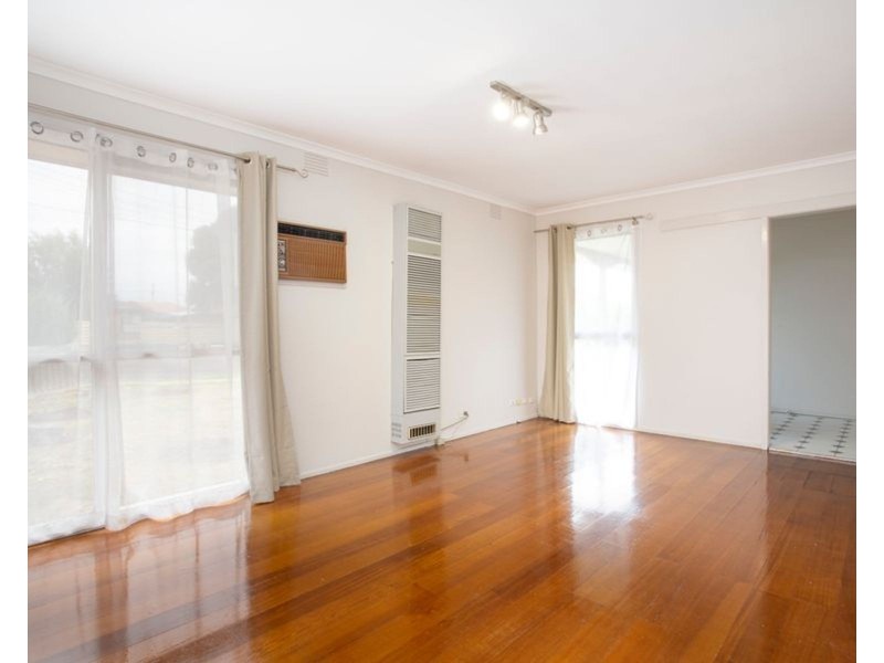 13 Meadowbank Court, Kings Park VIC 3021