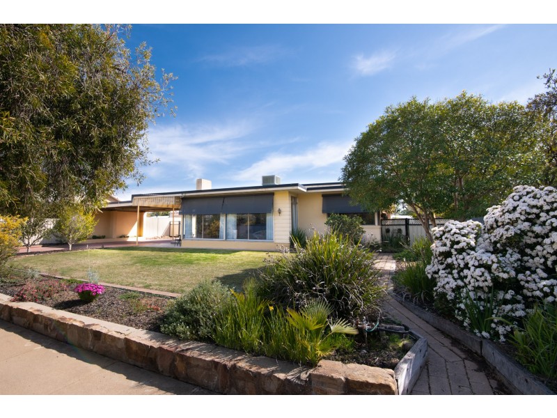 22 BALMORAL STREET, Kialla VIC 3631