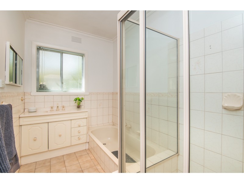 22 BALMORAL STREET, Kialla VIC 3631