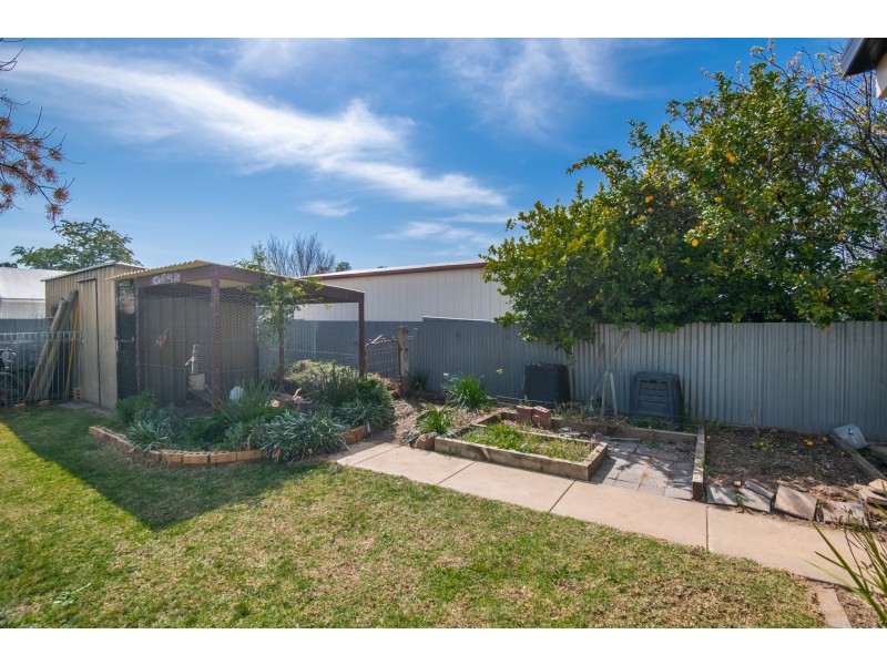 22 BALMORAL STREET, Kialla VIC 3631