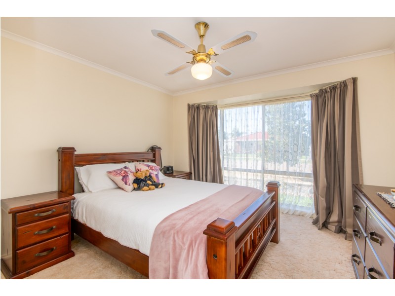 1 WARREN COURT, Shepparton VIC 3630