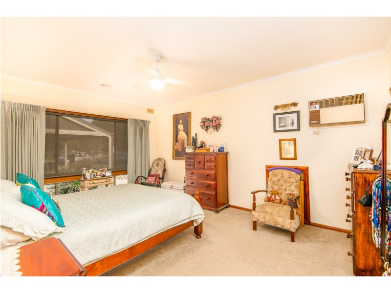 36 BAKER CRESCENT, Mooroopna VIC 3629