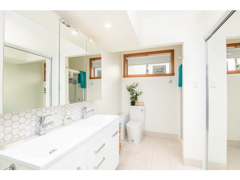 36 BAKER CRESCENT, Mooroopna VIC 3629