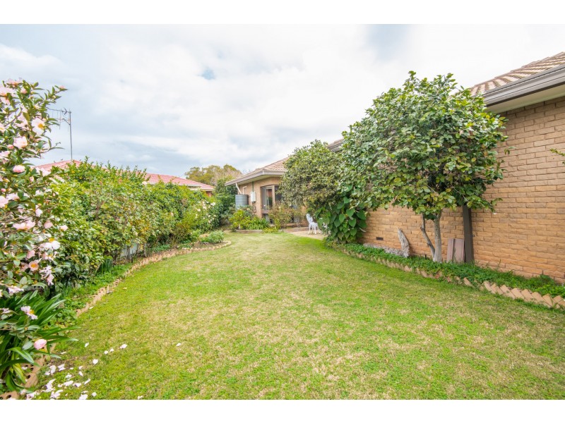 36 BAKER CRESCENT, Mooroopna VIC 3629