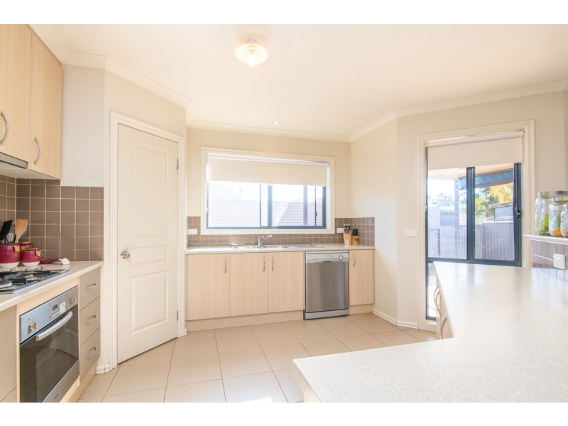 38 BAKER CRESCENT, Mooroopna VIC 3629