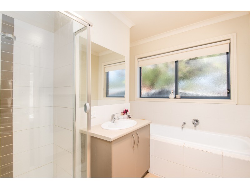 38 BAKER CRESCENT, Mooroopna VIC 3629