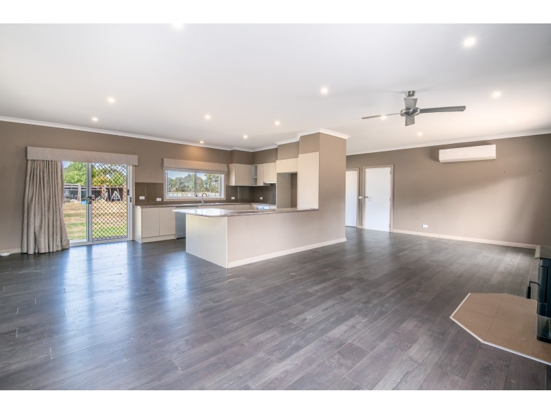 1 VICTORIA STREET, Tallygaroopna VIC 3634