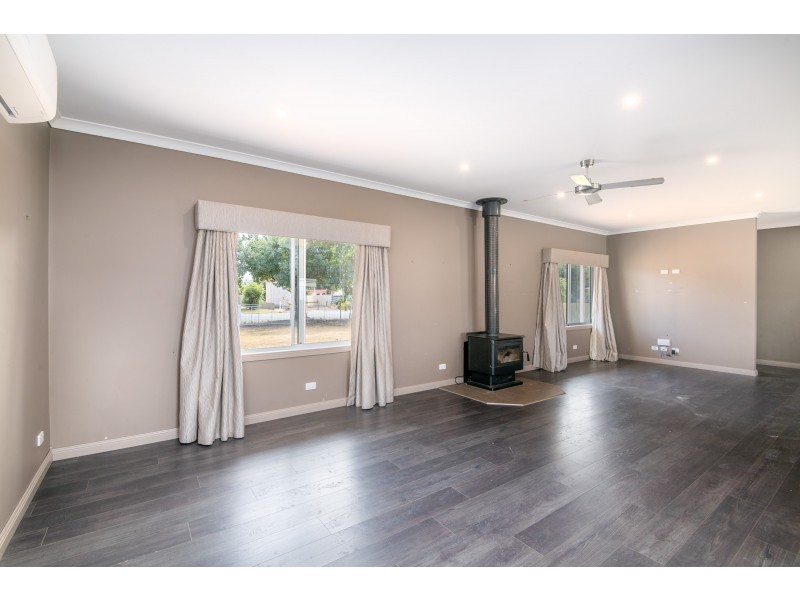 1 VICTORIA STREET, Tallygaroopna VIC 3634