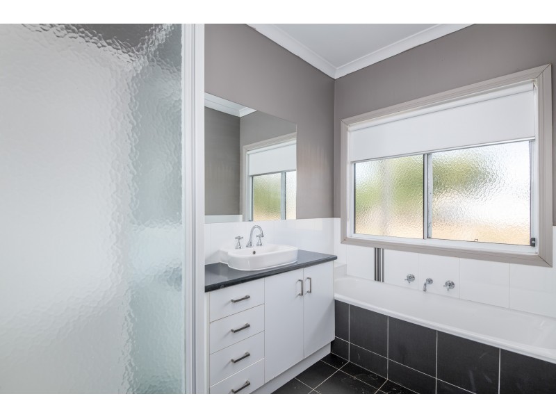 1 VICTORIA STREET, Tallygaroopna VIC 3634