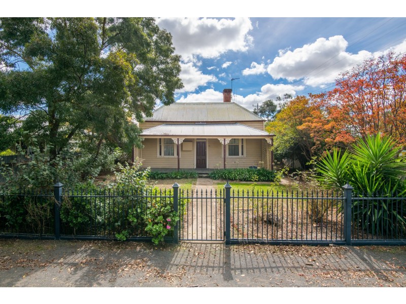 16 Victoria Street, Tallygaroopna VIC 3634