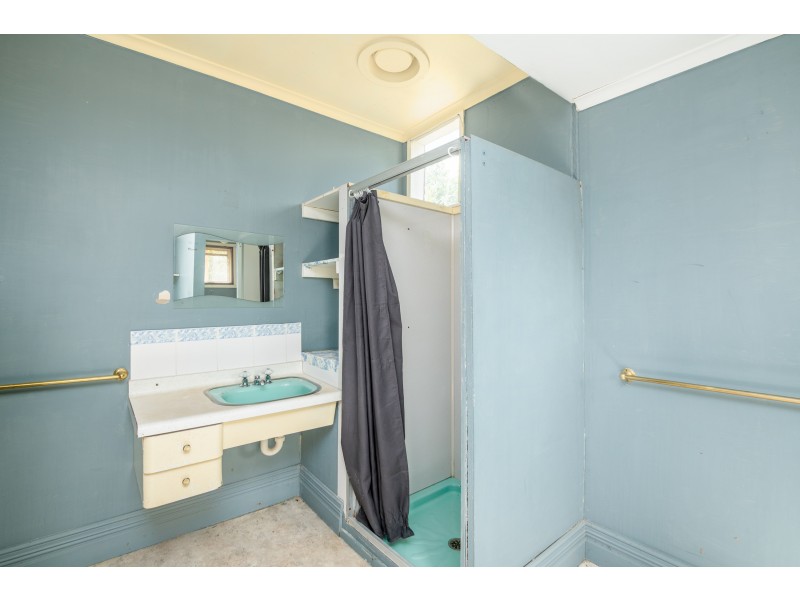 16 Victoria Street, Tallygaroopna VIC 3634