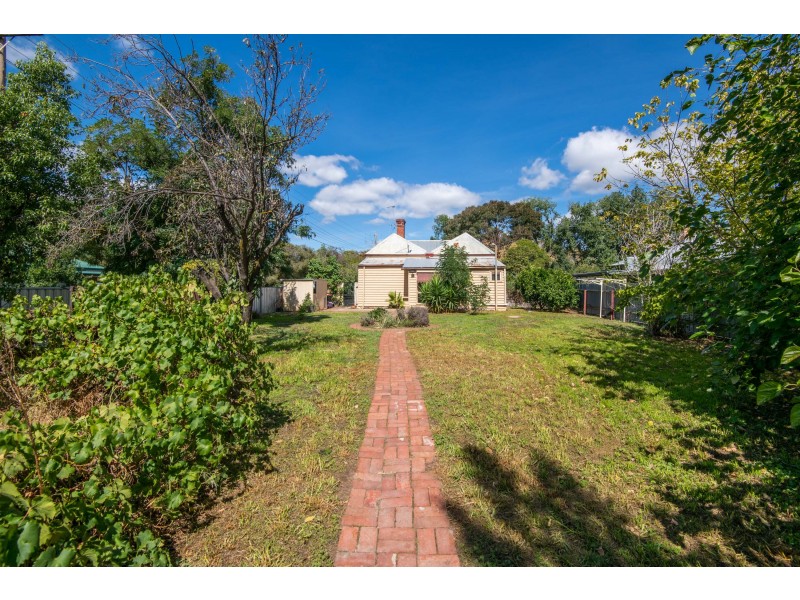 16 Victoria Street, Tallygaroopna VIC 3634