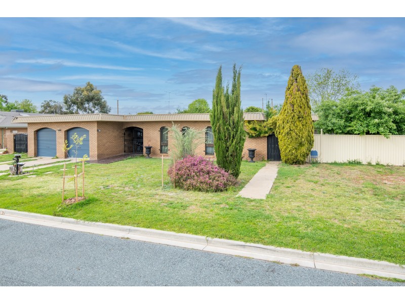 33 Nicholls Avenue, Shepparton VIC 3630