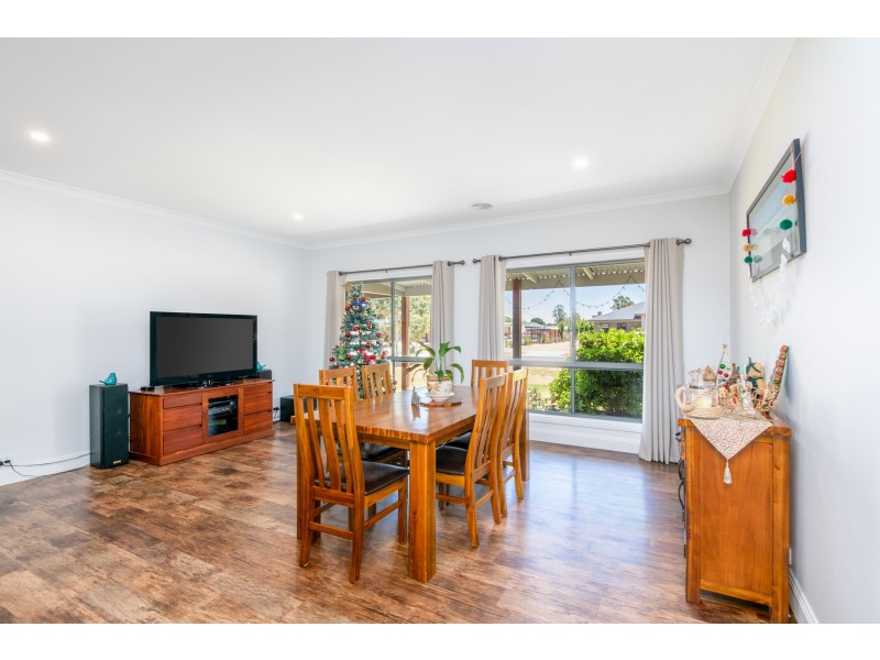 8 PARKLAND DRIVE, Tallygaroopna VIC 3634
