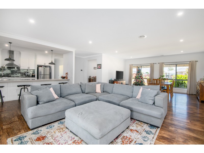 8 PARKLAND DRIVE, Tallygaroopna VIC 3634
