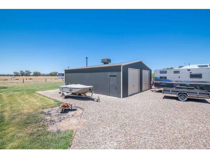 8 PARKLAND DRIVE, Tallygaroopna VIC 3634