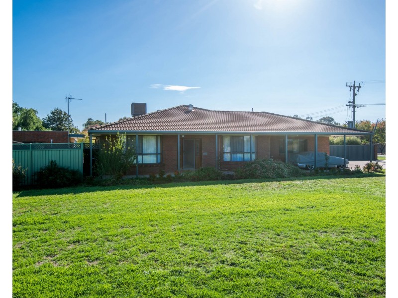 1 Cuthbert Court, Grahamvale VIC 3631