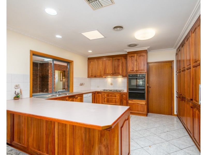 1 Cuthbert Court, Grahamvale VIC 3631