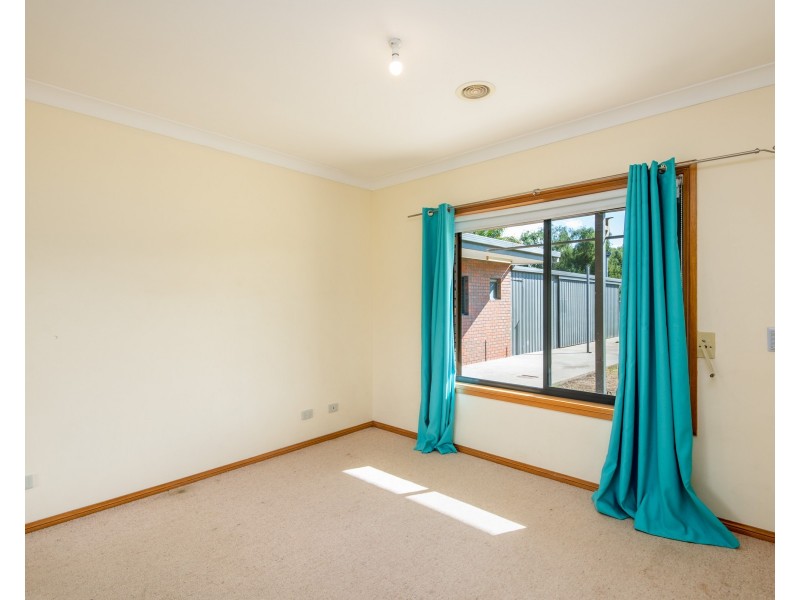 1 Cuthbert Court, Grahamvale VIC 3631