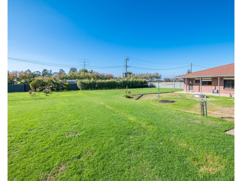 1 Cuthbert Court, Grahamvale VIC 3631