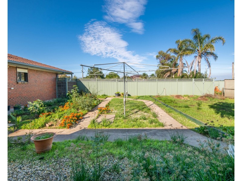 1 Cuthbert Court, Grahamvale VIC 3631