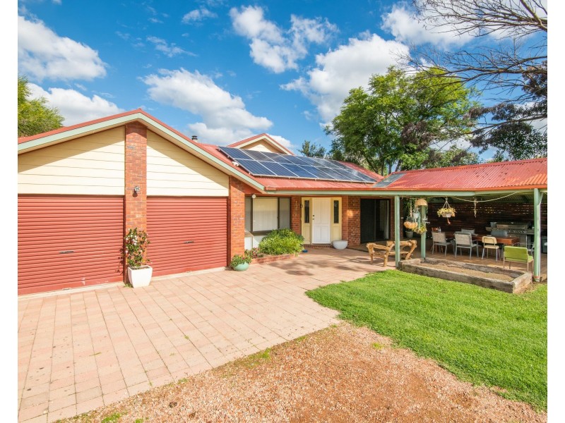 7 VICTORIA STREET, Tallygaroopna VIC 3634