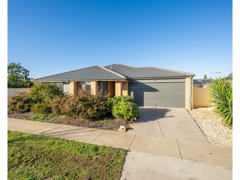 17 Warrumbungle Drive, Shepparton VIC 3630