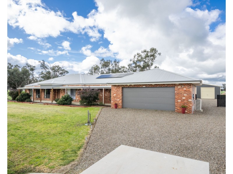 8 PARKLAND DRIVE, Tallygaroopna VIC 3634