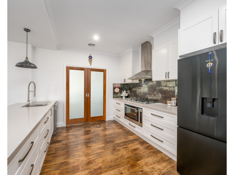 8 PARKLAND DRIVE, Tallygaroopna VIC 3634