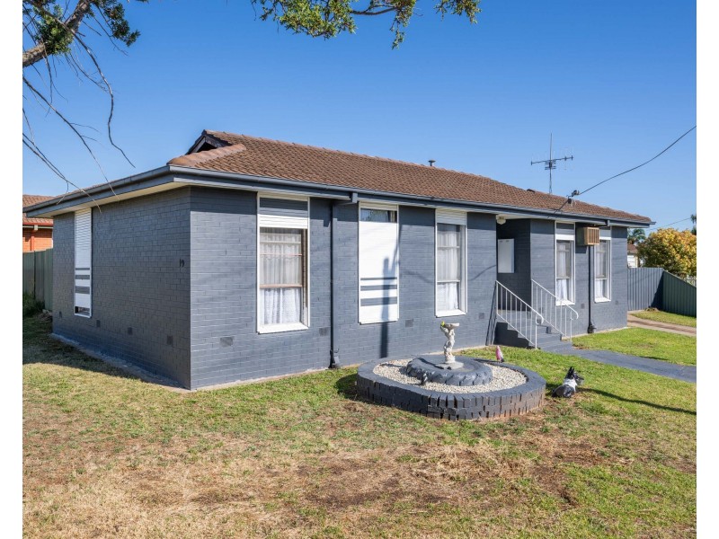 19 Hampshire Crescent, Shepparton VIC 3630
