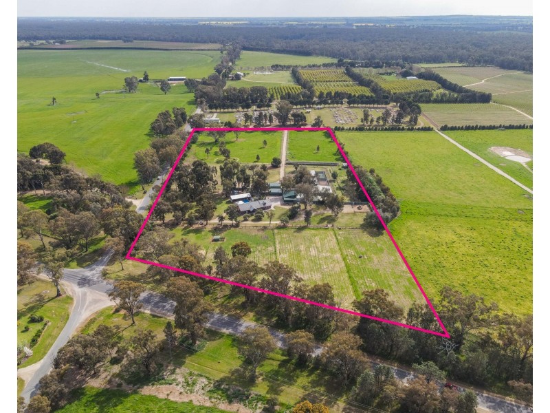 6 Cemetery Road, Cobram East VIC 3644