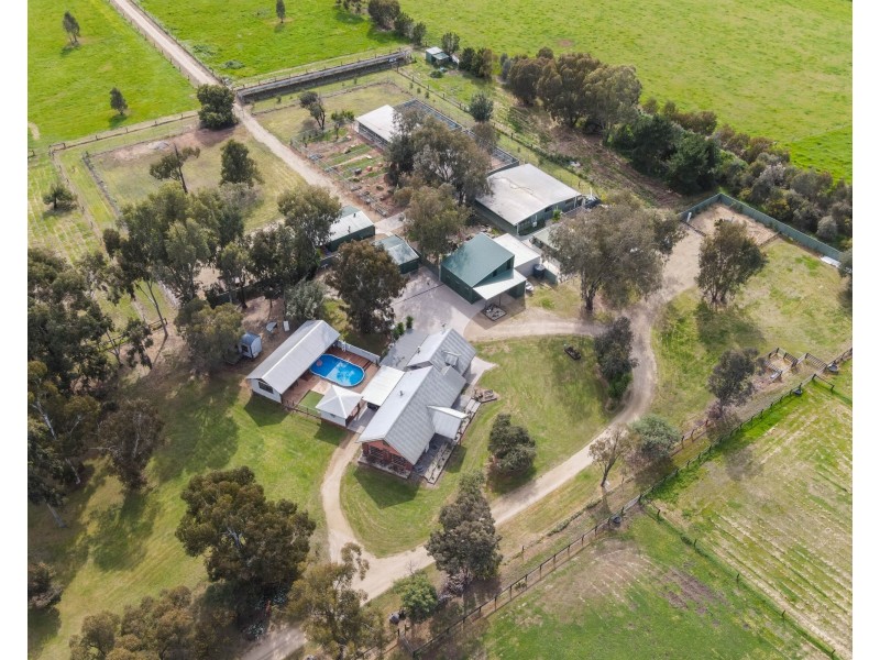 6 Cemetery Road, Cobram East VIC 3644