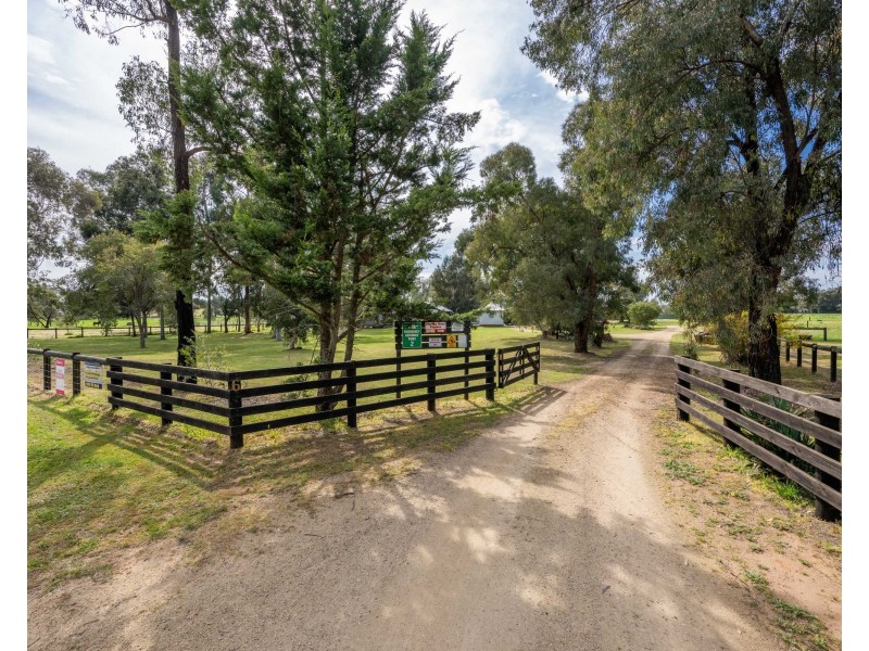 6 Cemetery Road, Cobram East VIC 3644