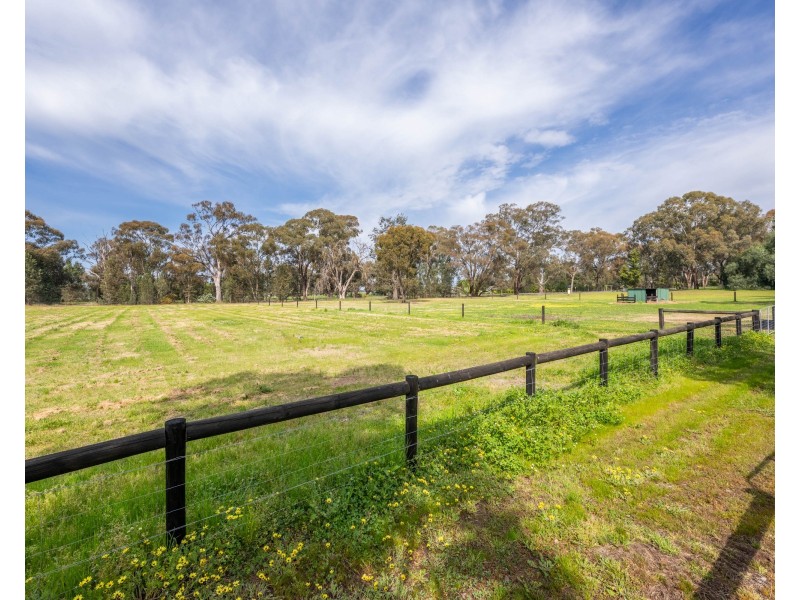 6 Cemetery Road, Cobram East VIC 3644