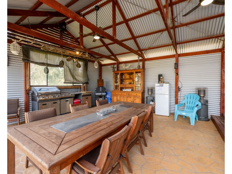6 Cemetery Road, Cobram East VIC 3644
