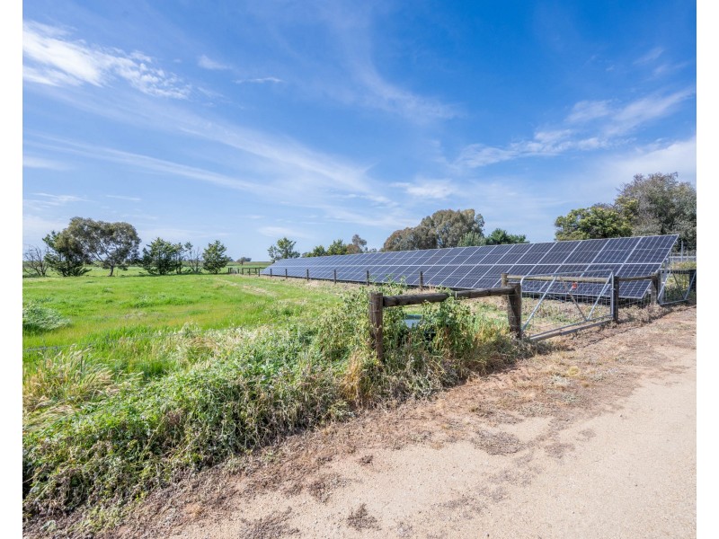 6 Cemetery Road, Cobram East VIC 3644