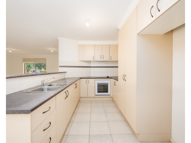 4/2 RANIER COURT, Shepparton VIC 3630