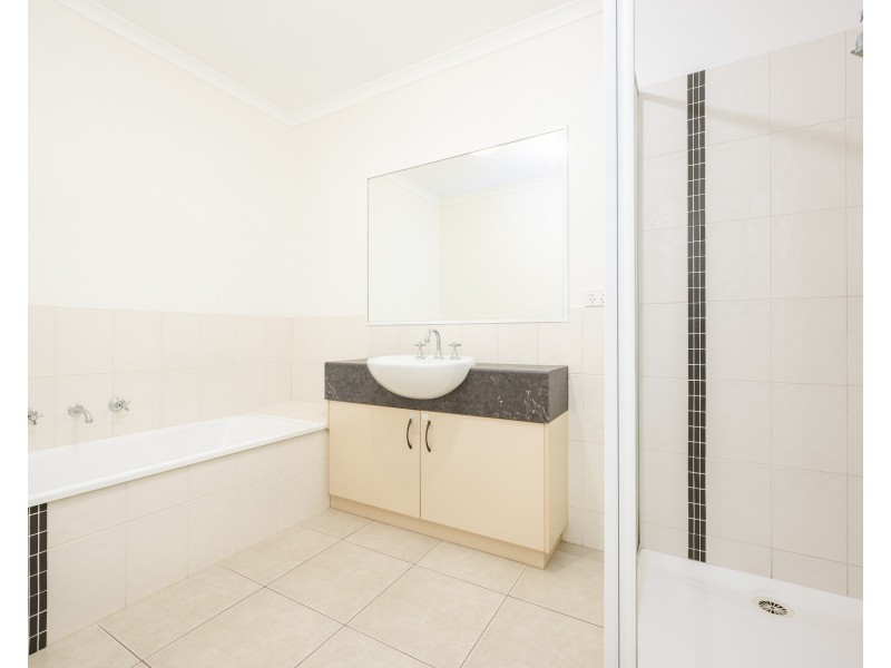 4/2 RANIER COURT, Shepparton VIC 3630