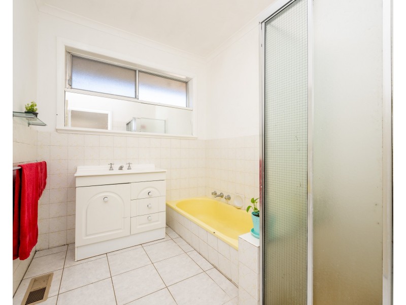 18 CARSON STREET, Shepparton VIC 3630
