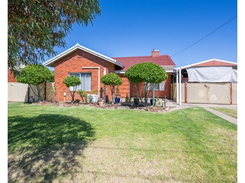 8 WARANGA STREET, Shepparton VIC 3630