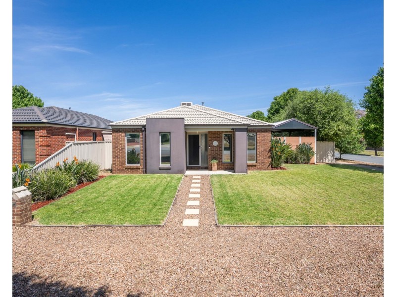 82 Poplar Avenue, Shepparton VIC 3630