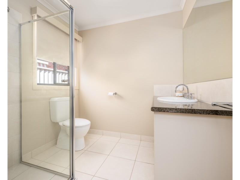 82 Poplar Avenue, Shepparton VIC 3630