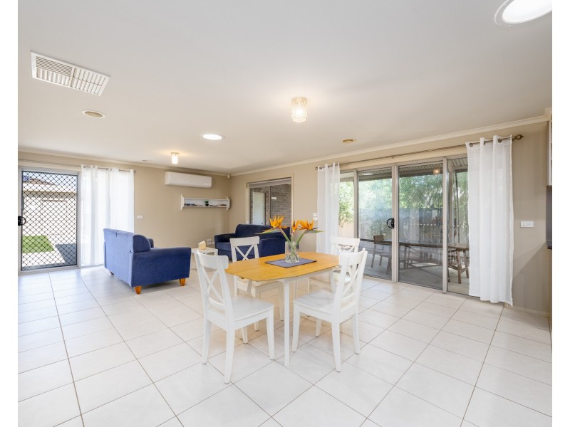 82 Poplar Avenue, Shepparton VIC 3630