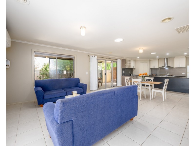 82 Poplar Avenue, Shepparton VIC 3630