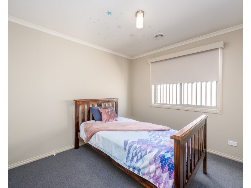 82 Poplar Avenue, Shepparton VIC 3630