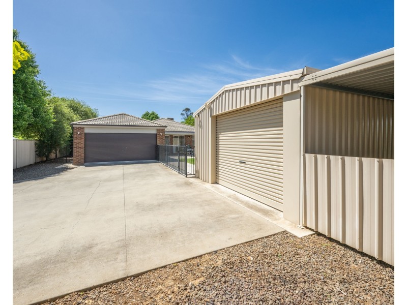 82 Poplar Avenue, Shepparton VIC 3630