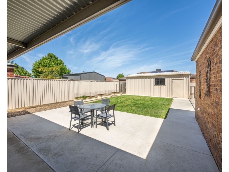 82 Poplar Avenue, Shepparton VIC 3630